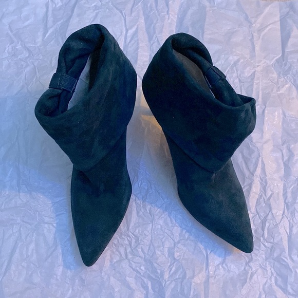 Boots - Picture 4 of 4